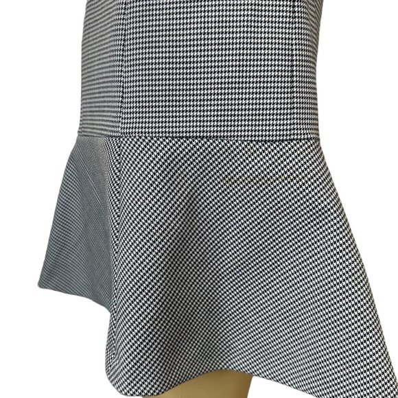 Theory Womens Trumpet Mini Skirt Size 2 Black White Wool Houndstooth Pattern - Picture 8 of 11